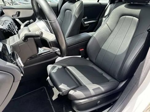 Used 2025 Mercedes-Benz CLA 250 4MATIC image 32