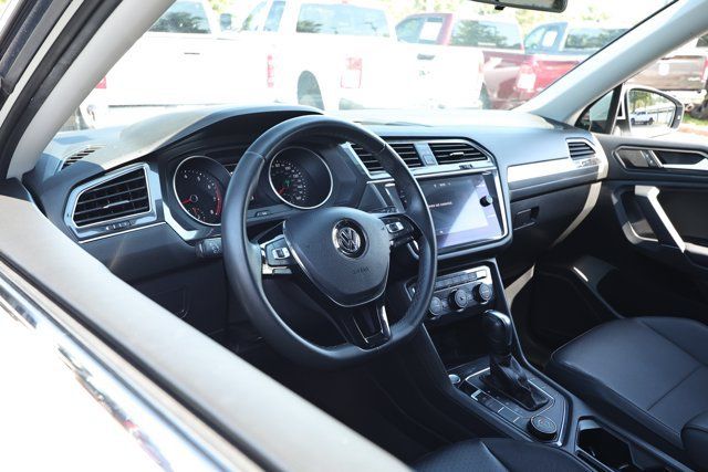 Used 2020 Volkswagen Tiguan SE AWD/4WD image 24