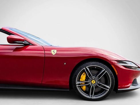 Certified 2025 Ferrari Roma Spider RWD image 16