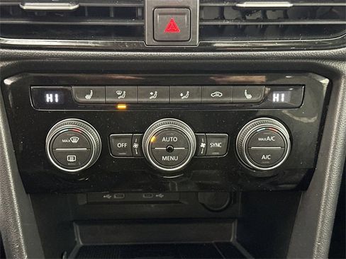 Used 2024 Volkswagen Taos SE image 14