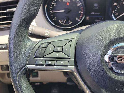 Used 2020 Nissan Rogue Sport SV image 7