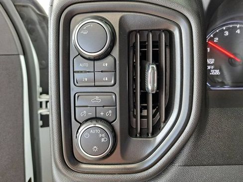 Used 2025 Chevrolet Silverado 1500 Custom Trail Boss AWD/4WD image 12
