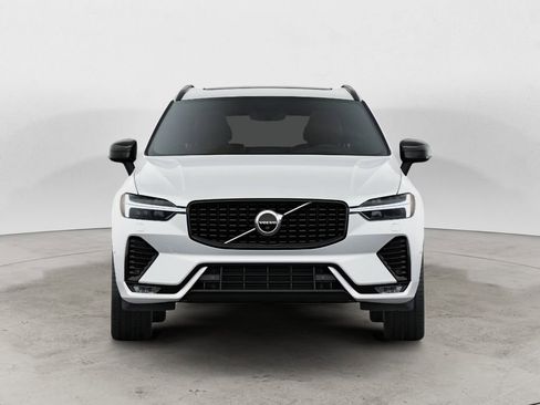 Certified 2024 Volvo XC60 B5 Plus w/ Climate Package AWD/4WD image 2