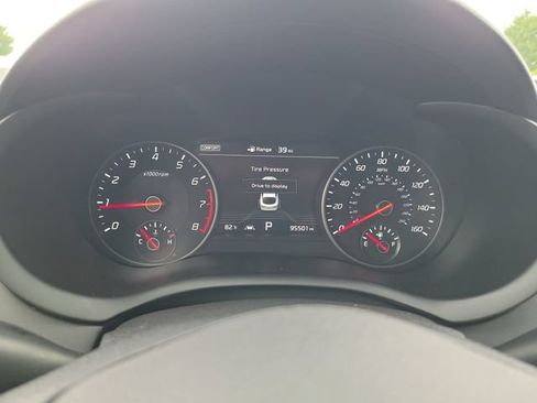Used 2019 Kia Stinger Premium RWD image 19