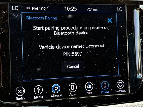 Used 2019 Chrysler Pacifica Touring Plus w/ Tire & Wheel Group FWD image 23