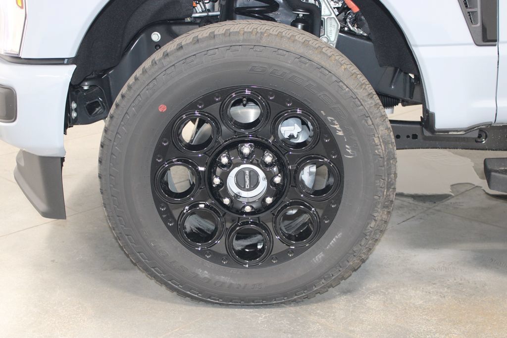 New 2026 Ford F350 Lariat w/ Black Appearance Package AWD/4WD image 70