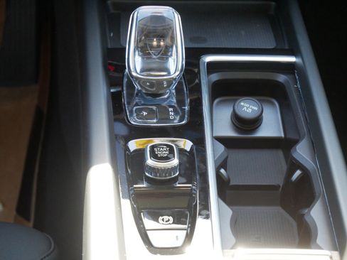 New 2026 Volvo XC60 B5 Plus w/ Climate Package image 9