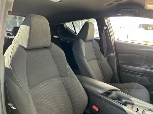 Used 2018 Toyota C-HR image 13