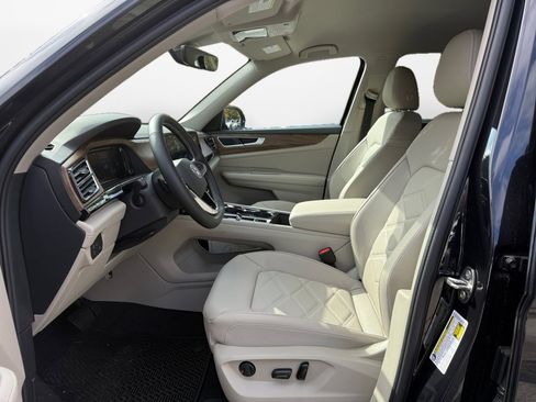 New 2026 Volkswagen Atlas SE image 9