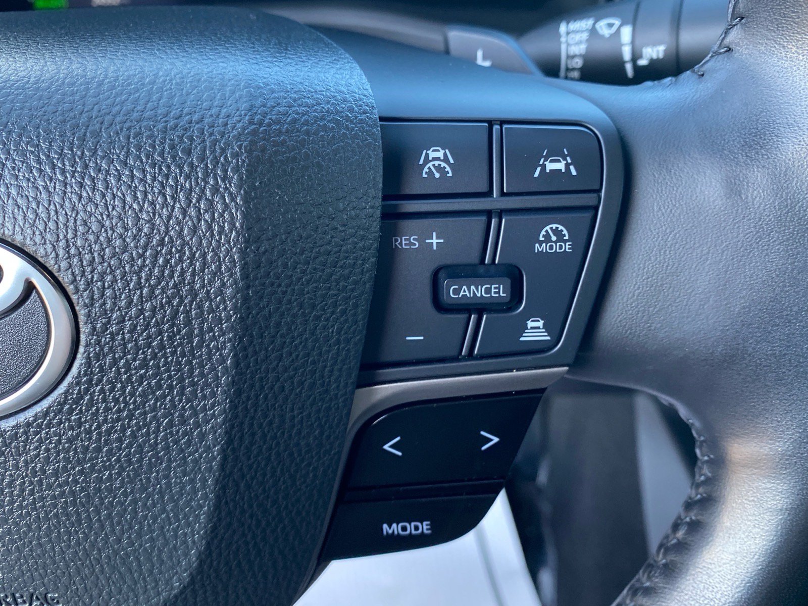 Used 2025 Toyota Camry XSE AWD/4WD image 18