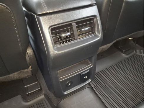Used 2023 Ford Edge SEL w/ Convenience Package AWD/4WD image 16