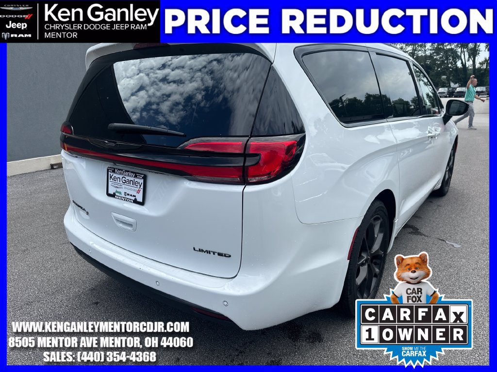 Certified 2025 Chrysler Pacifica Limited FWD image 10