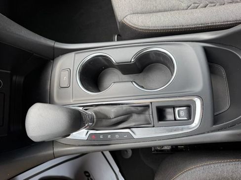 Used 2024 Chevrolet Equinox LT FWD image 23