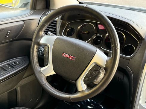 Used 2015 GMC Acadia SLT image 11