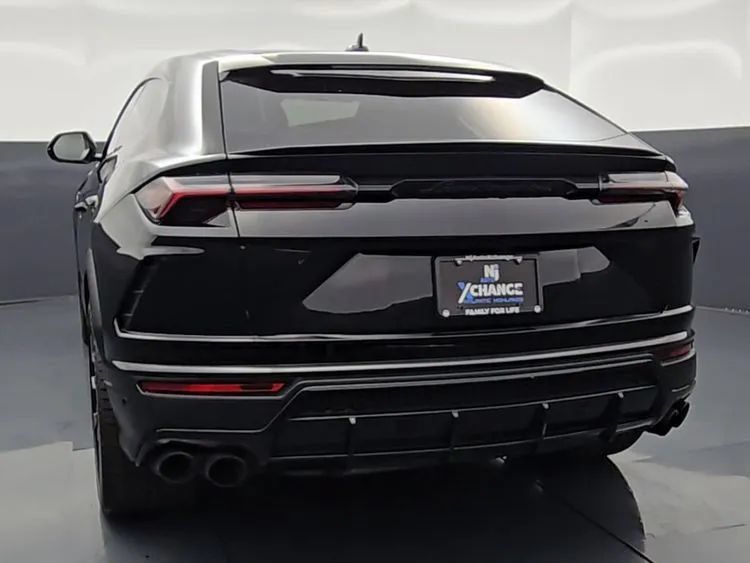 Used 2022 Lamborghini Urus AWD/4WD image 5