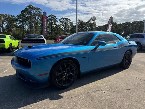 Used 2023 Dodge Challenger R/T w/ Blacktop Package image 7