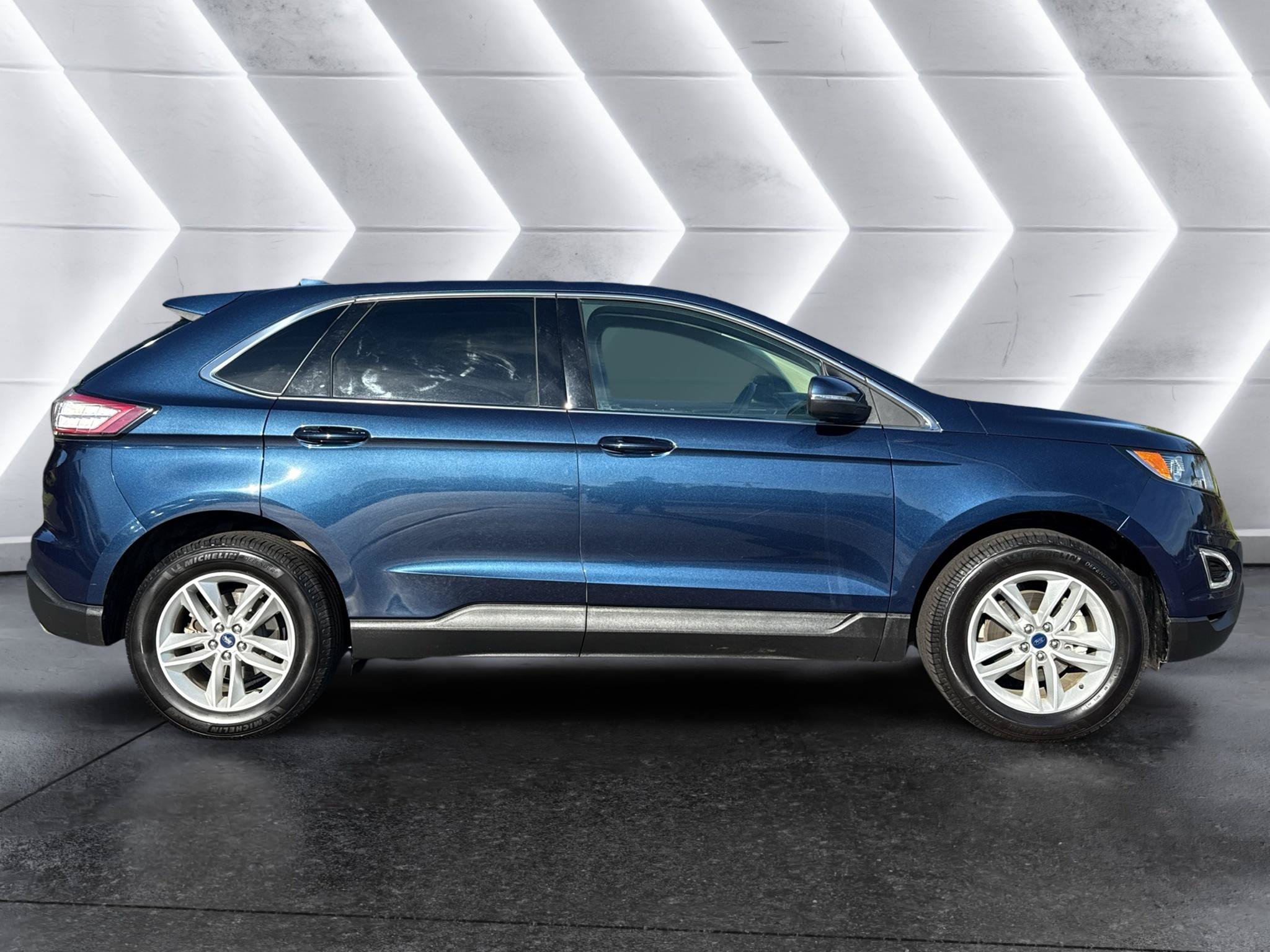 Used 2017 Ford Edge SEL w/ Equipment Group 201A FWD image 8