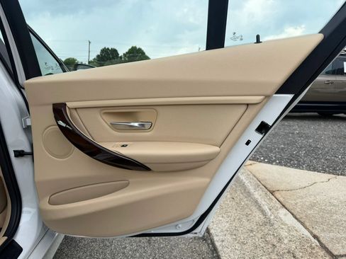 Used 2015 BMW 320i Sedan RWD image 15