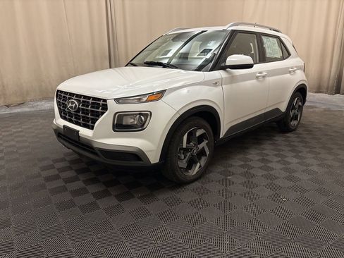 Certified 2025 Hyundai Venue SEL image 1