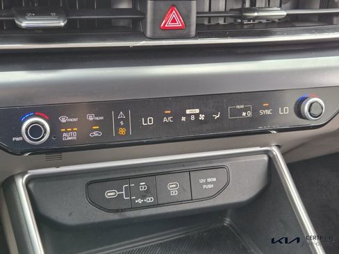 Used 2026 Kia Carnival FWD image 23