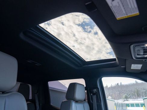 Used 2022 Chevrolet Silverado 1500 ZR2 w/ Technology Package image 15