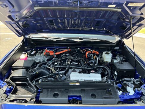 Used 2025 Toyota Tacoma TRD Sport AWD/4WD image 33