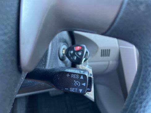 Used 2013 Toyota Corolla LE FWD image 26