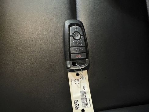 Used 2023 Ford Explorer XLT w/ Equipment Group 202A image 9