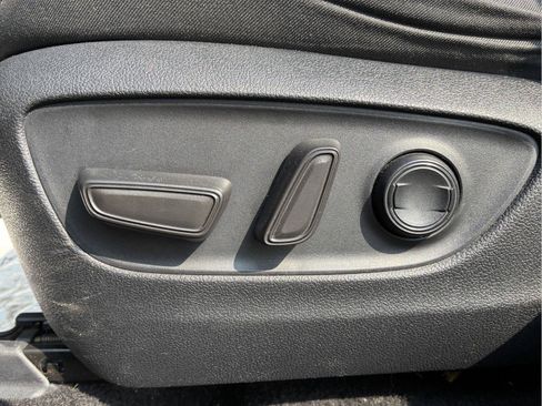 Used 2021 Toyota RAV4 XLE AWD/4WD image 50
