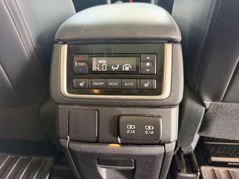 Used 2019 Subaru Ascent Limited AWD/4WD image 23