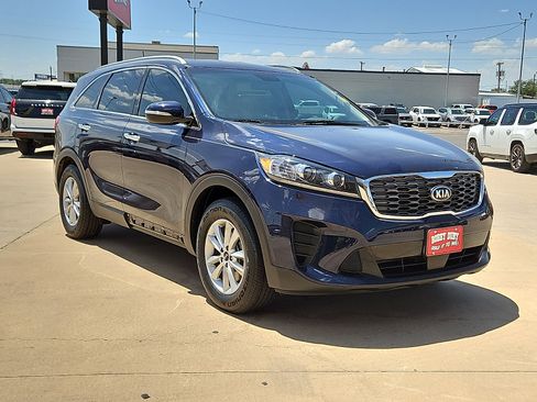 Used 2020 Kia Sorento LX w/ LX I4 Convenience Package FWD image 4