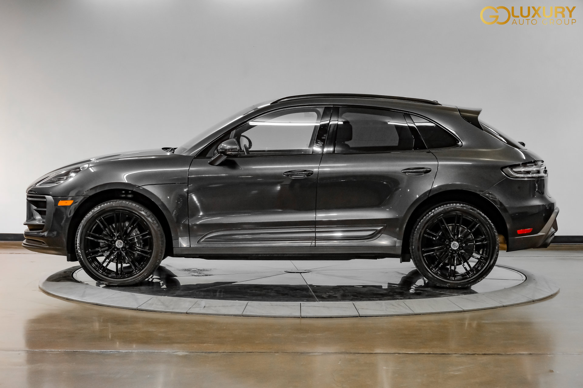 Used 2024 Porsche Macan AWD/4WD image 13