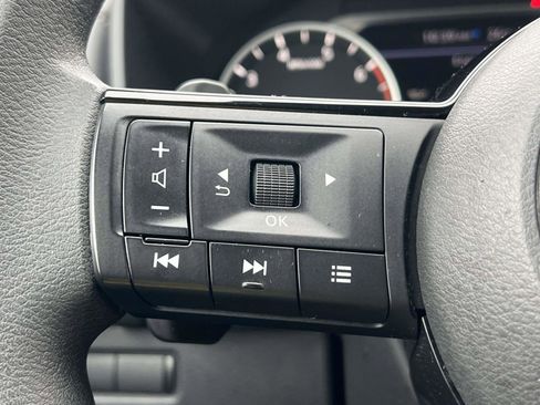 Used 2021 Nissan Rogue SV image 23