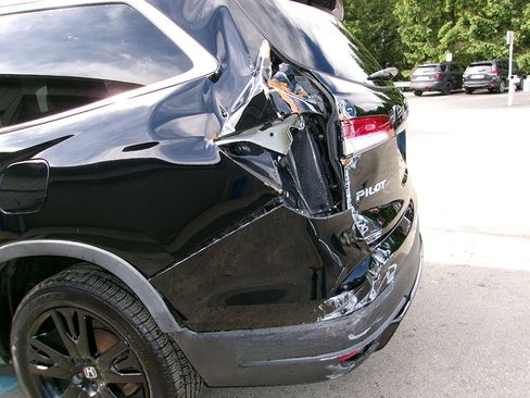 Used 2021 Honda Pilot Special Edition image 3