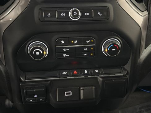 Used 2020 Chevrolet Silverado 1500 Custom w/ Custom Value Package RWD image 33