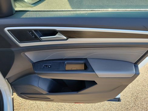 Used 2022 Volkswagen Atlas SE image 10