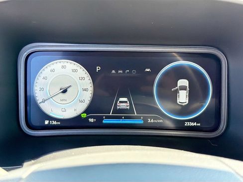 Used 2023 Hyundai Kona Limited FWD image 11