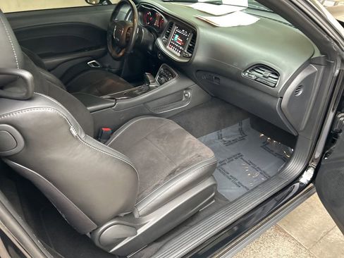 Used 2022 Dodge Challenger R/T w/ Plus Package image 25