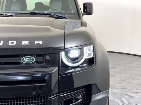 Used 2024 Land Rover Defender 110 SE AWD/4WD image 12