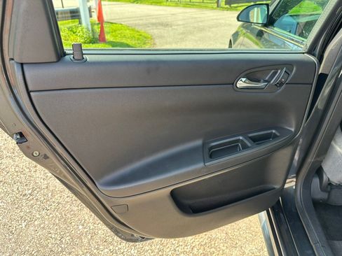 Used 2014 Chevrolet Impala LT w/ LT Sunroof Package FWD image 16