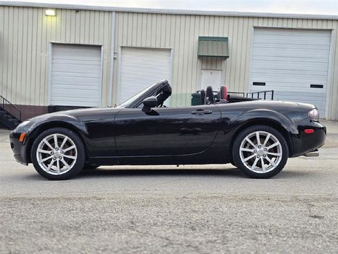 Used 2006 MAZDA MX-5 Miata Sport w/ Suspension Pkg image 4
