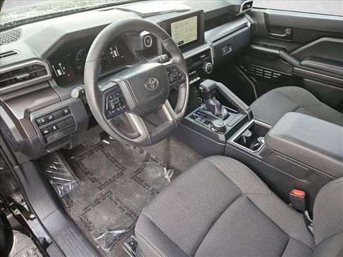 Used 2025 Toyota 4Runner SR5 AWD/4WD image 12