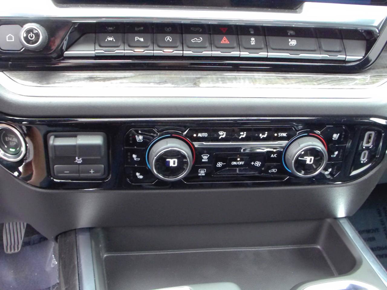 Used 2025 Chevrolet Silverado 1500 LTZ w/ LTZ Premium Package AWD/4WD image 22