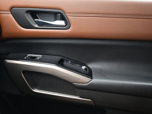 Certified 2023 Nissan Pathfinder Platinum w/ Cargo Package image 31