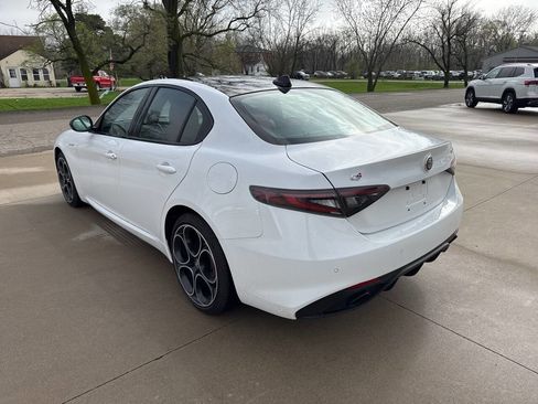 Used 2024 Alfa Romeo Giulia Veloce image 4