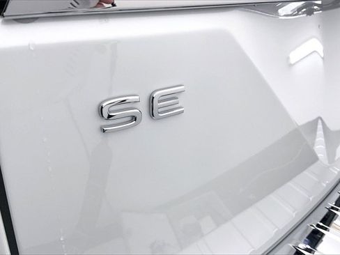 New 2026 Volkswagen Atlas SE image 13