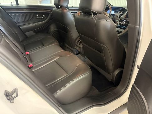 Used 2013 Ford Taurus Limited FWD image 29