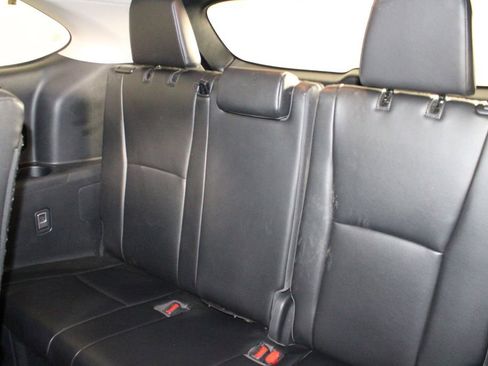 Used 2023 Toyota Highlander XLE FWD image 17