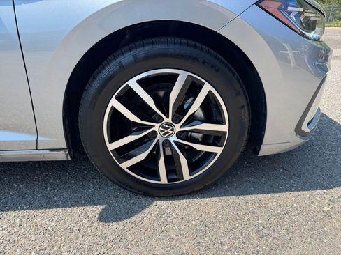 Used 2025 Volkswagen Jetta SE image 29