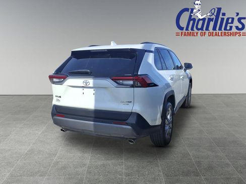 Used 2019 Toyota RAV4 Limited AWD/4WD image 4